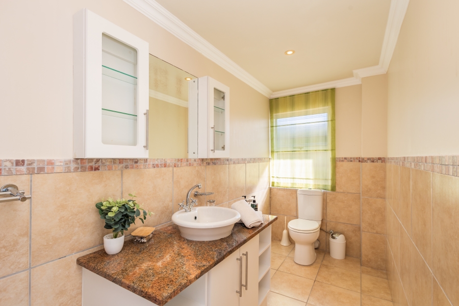 7 Bedroom Property for Sale in Beacon Isle Western Cape